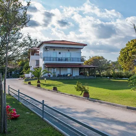 Linaraki Studios & Apartmán